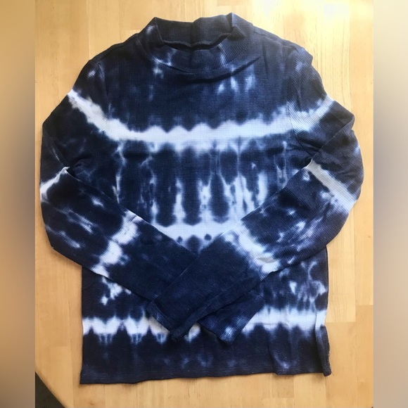 American Eagle Long-Sleeve Mock Neck T-Shirt - Picture 4 of 5
